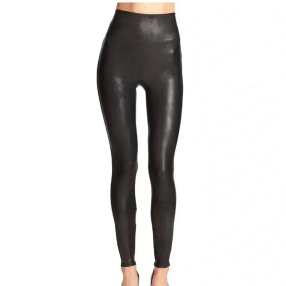 Spanx faux leather black leggings size Medium Petite - Picture 1 of 5